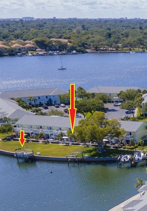 5242 Beach Dr Se, ST PETERSBURG, FL, 33705-4808 | Card Image