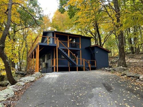 119 Saunders Dr, Bushkill, PA, 18324-7069 | Card Image