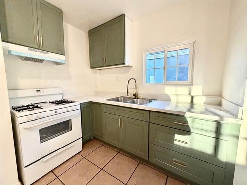 890 E 4th St, Pomona, CA, 91766-2019 | Card Image