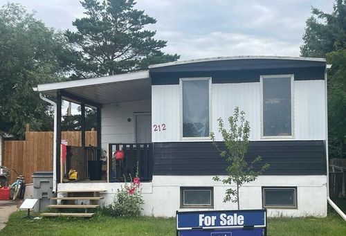 212 4 Street Crescent, Wainwright, AB, T9W1A3 | Card Image