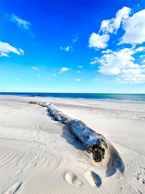 49-253 Dune Rd, Southampton, NY, 11968-4714 | Card Image