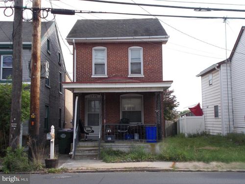 1226 E Philadelphia Ave, GILBERTSVILLE, PA, 19525-9573 | Card Image
