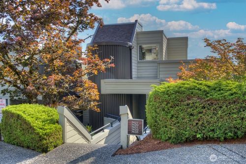 322-7427 Old Redmond Rd, Redmond, WA, 98052-4283 | Card Image