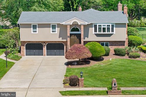 33 E Acres Dr, Hamilton, NJ, 08620-9723 | Card Image