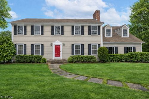 15 Alison Ct, New Providence, NJ, 07974-2316 | Card Image