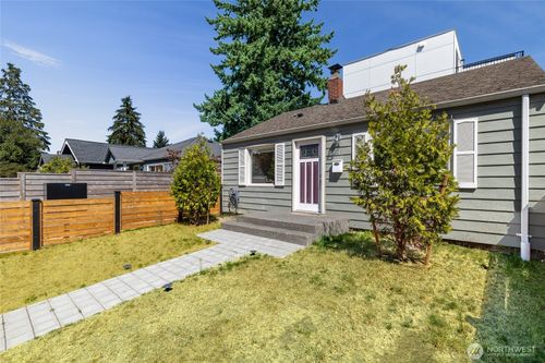 9226 21st Avenue Sw, Seattle, WA, 98106 | Card Image