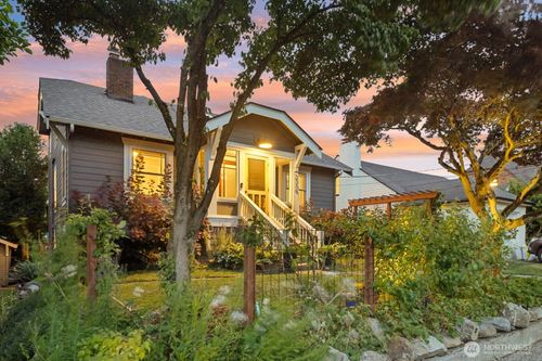2736 37th Ave Sw, Seattle, WA, 98126-2109 | Card Image