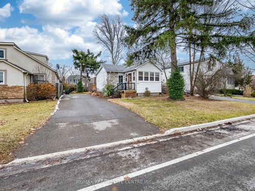 64 Eaglewood Blvd, Mississauga, ON, L5G1V4 | Card Image