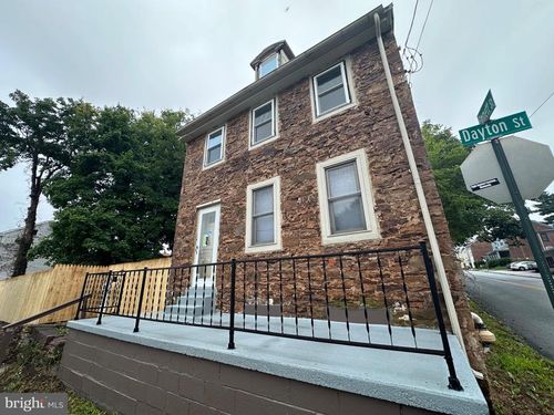 240 Dayton St, PHOENIXVILLE, PA, 19460-3116 | Card Image
