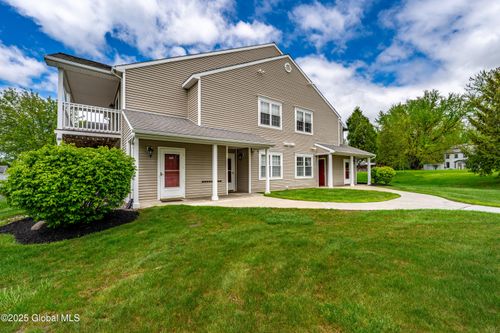 108 Evergreen Pl, Rensselaer, NY, 12144-9505 | Card Image
