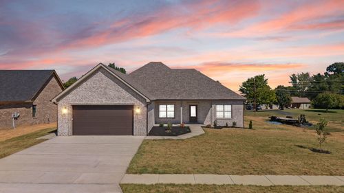 628 Comanche Dr, Richmond, KY, 40475-6611 | Card Image