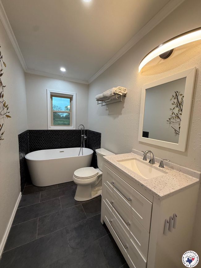 9425 Fm 44, House other with 3 bedrooms, 2 bathrooms and null parking in Annona TX | Image 14