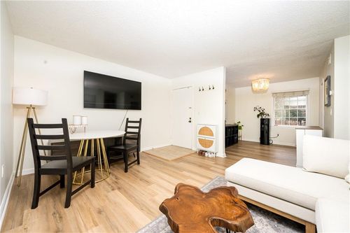 127 Lablanc Way Nw, Atlanta, GA, 30327-1057 | Card Image