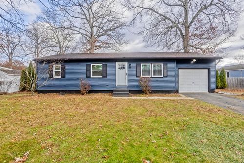 211 Glenoak Dr, Springfield, MA, 01129-1526 | Card Image