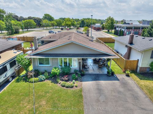 7 Crescentwood Dr, Saint Catharines, ON, L2N4K7 | Card Image