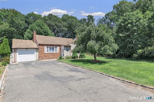 25 N Forest Cir, West Haven, CT, 06516-7936 | Card Image