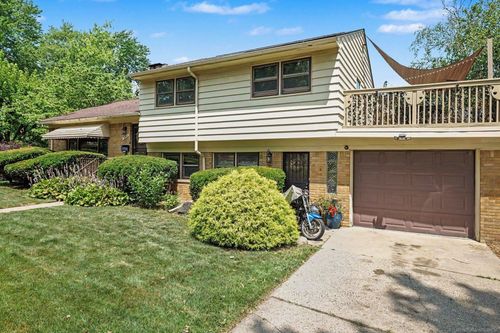 392 Cambridge Dr, Mount Clemens, MI, 48043-2907 | Card Image