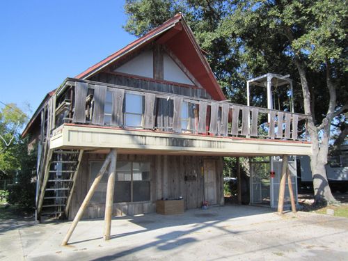 154 Dursette St, Golden Meadow, LA, 70357-2816 | Card Image