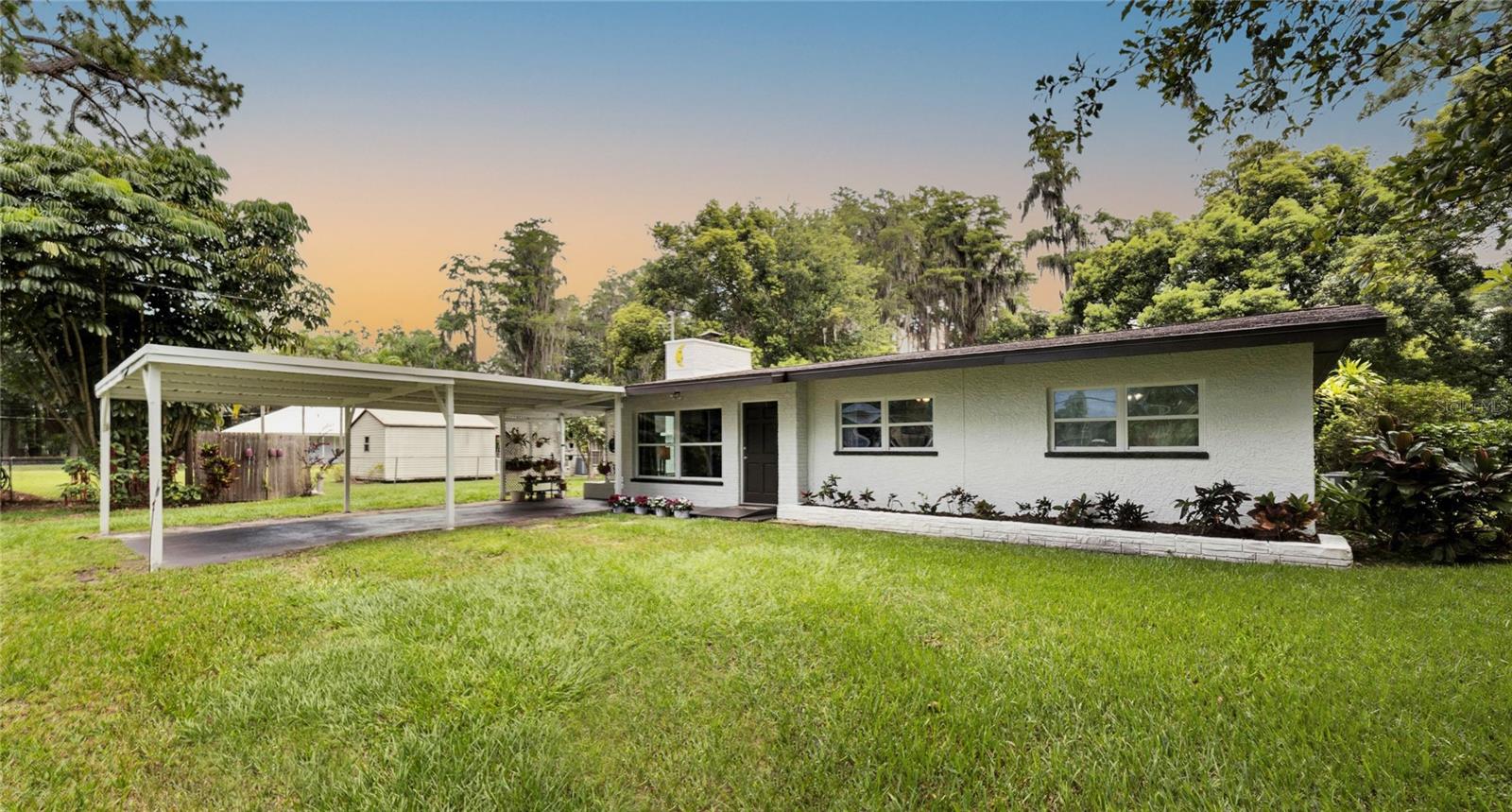 Half Moon Lake Rd, Tampa, FL 33625