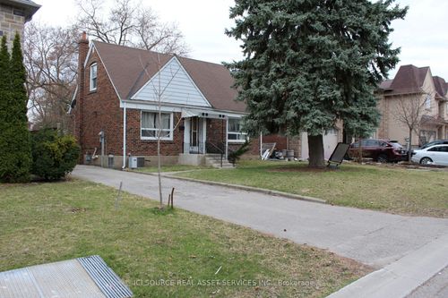 8 Talbot Rd, North York, ON, M2N2S9 | Card Image