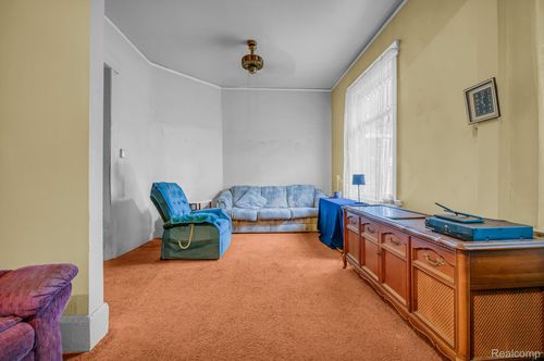 427 Melbourne St, Detroit, MI, 48202-2511 | Card Image