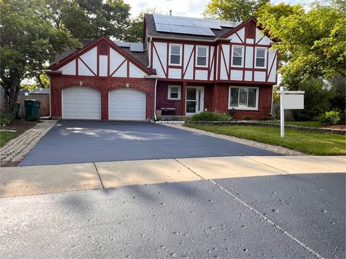 10 Chestnut Ct E, Buffalo Grove, IL, 60089-6617 | Card Image