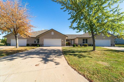 303 Fiddler Ct Se, New Prague, MN, 56071-6829 | Card Image