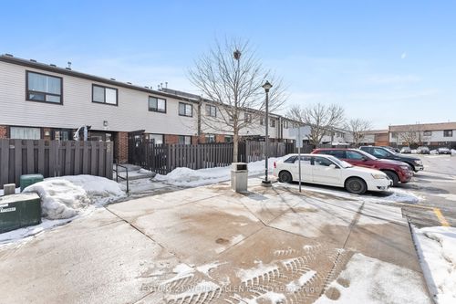 84-960 Glen St, Oshawa, ON, L1J6E8 | Card Image