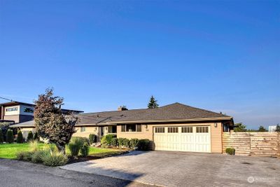 1308 98th Avenue Ne, House other with 5 bedrooms, 1 bathrooms and 2 parking in Bellevue WA | Image 2