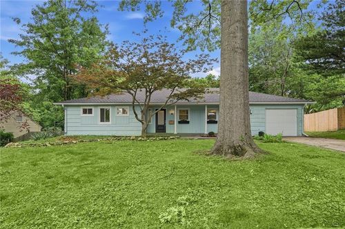 7740 Briar St, Prairie Village, KS, 66208-4329 | Card Image