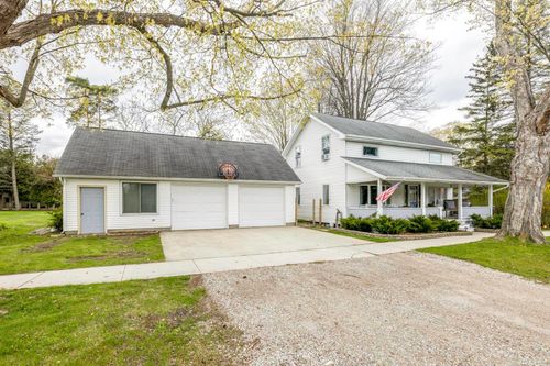 5522 Union St, Lexington, MI, 48450-8828 | Card Image