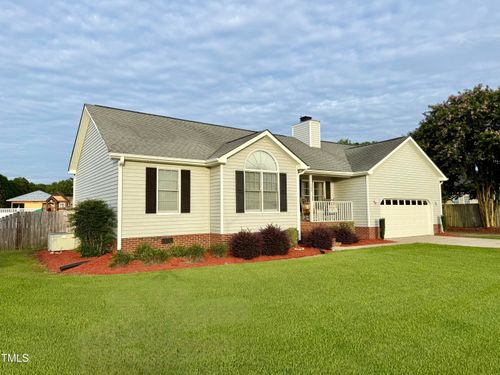102 Elliot Pl, Pikeville, NC, 27863-8429 | Card Image