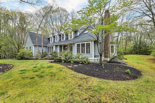 3 Bassett Ln, Newfields, NH, 03856-8226 | Card Image