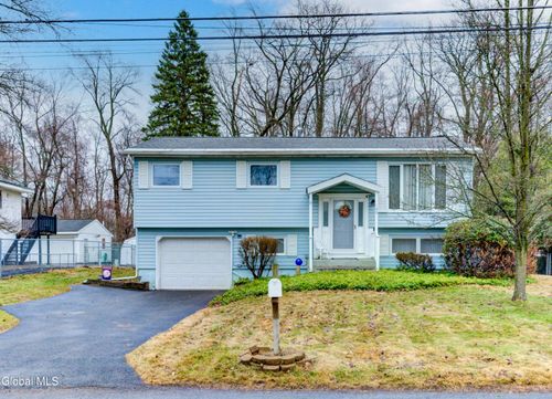 102 Rapple Dr, Colonie, NY, 12205-4715 | Card Image