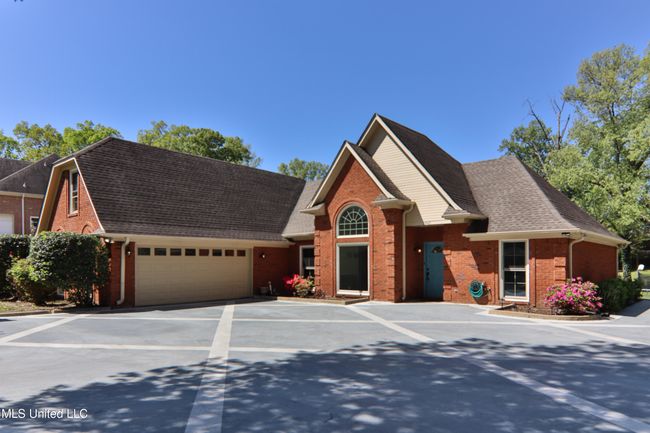 Front of Home | Image 23