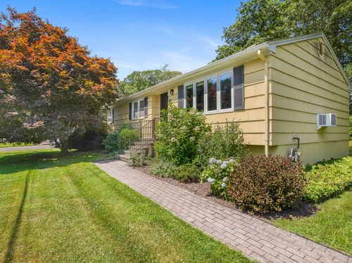 12 Kindle Ln, Derby, CT, 06418-2119 | Card Image