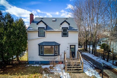 142 Ewen Rd, Hamilton, ON, L8S3C7 | Card Image