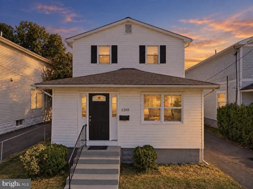 1205 N Quincy St, ARLINGTON, VA, 22201-4939 | Card Image