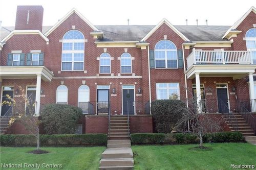 3082 Camden Dr, Troy, MI, 48084-7020 | Card Image