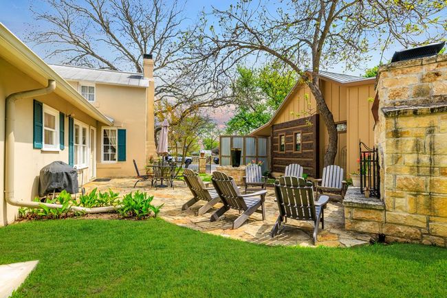 202 S Bowie St, Home with 5 bedrooms, 6 bathrooms and 1 parking in Fredericksburg TX | Image 47