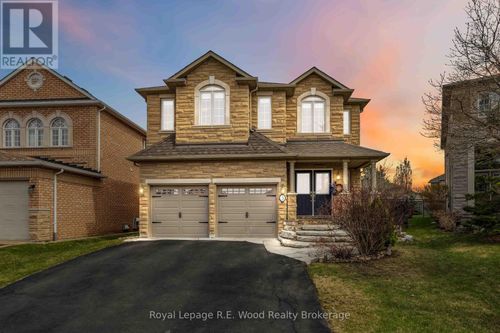 3 Lorwood Crt, Richmond Hill, ON, L4E3W3 | Card Image
