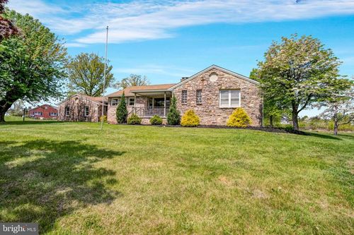 2359 Hendricks Station Rd, HARLEYSVILLE, PA, 19438-1319 | Card Image