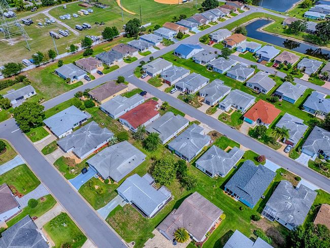 32708 Westwood Loop, House other with 2 bedrooms, 2 bathrooms and null parking in LEESBURG FL | Image 56