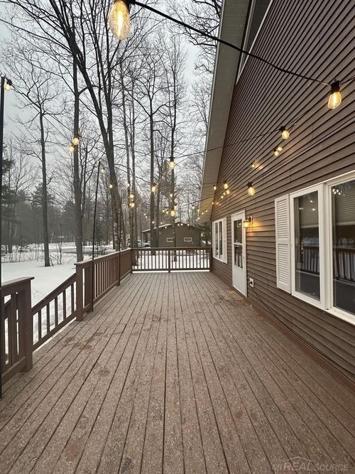 69 Feather Ridge Rd, Marquette, MI, 49855-9427 | Card Image