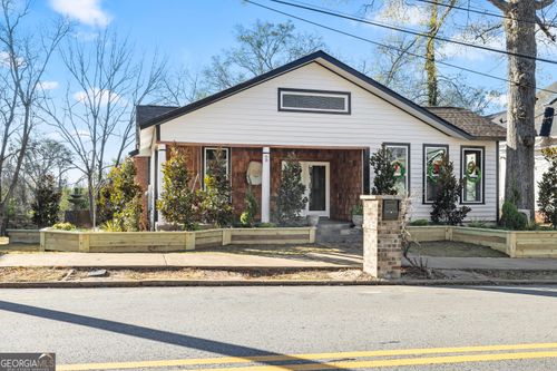 68 Spring St, Newnan, GA, 30263-2705 | Card Image