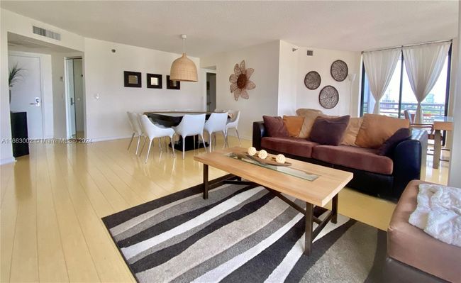 APT-1807 - 3300 Ne 191 St St, Condo with 2 bedrooms, 2 bathrooms and null parking in Aventura FL | Image 4