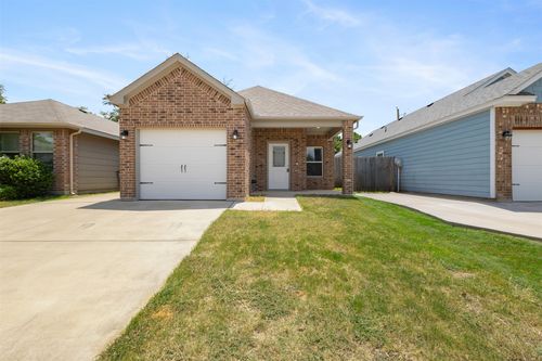 652 River Garden Dr, Fort Worth, TX, 76114-3160 | Card Image