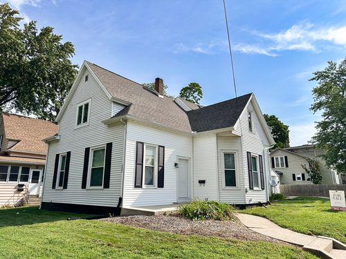 1001 N Lee St, Bloomington, IL, 61701-2750 | Card Image