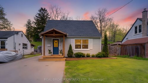 150 Strathcona St, Cambridge, ON, N3C1R3 | Card Image