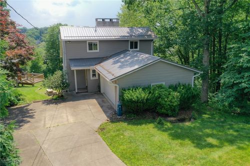 39 Pueblo Trl, Malvern, OH, 44644-9528 | Card Image